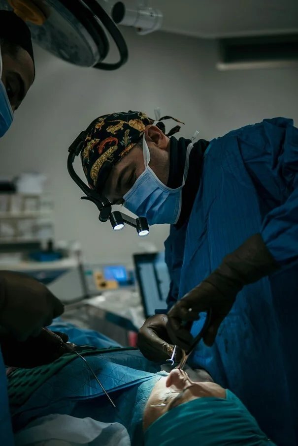 Intervention de chirurgie ORL au bloc opératoire
